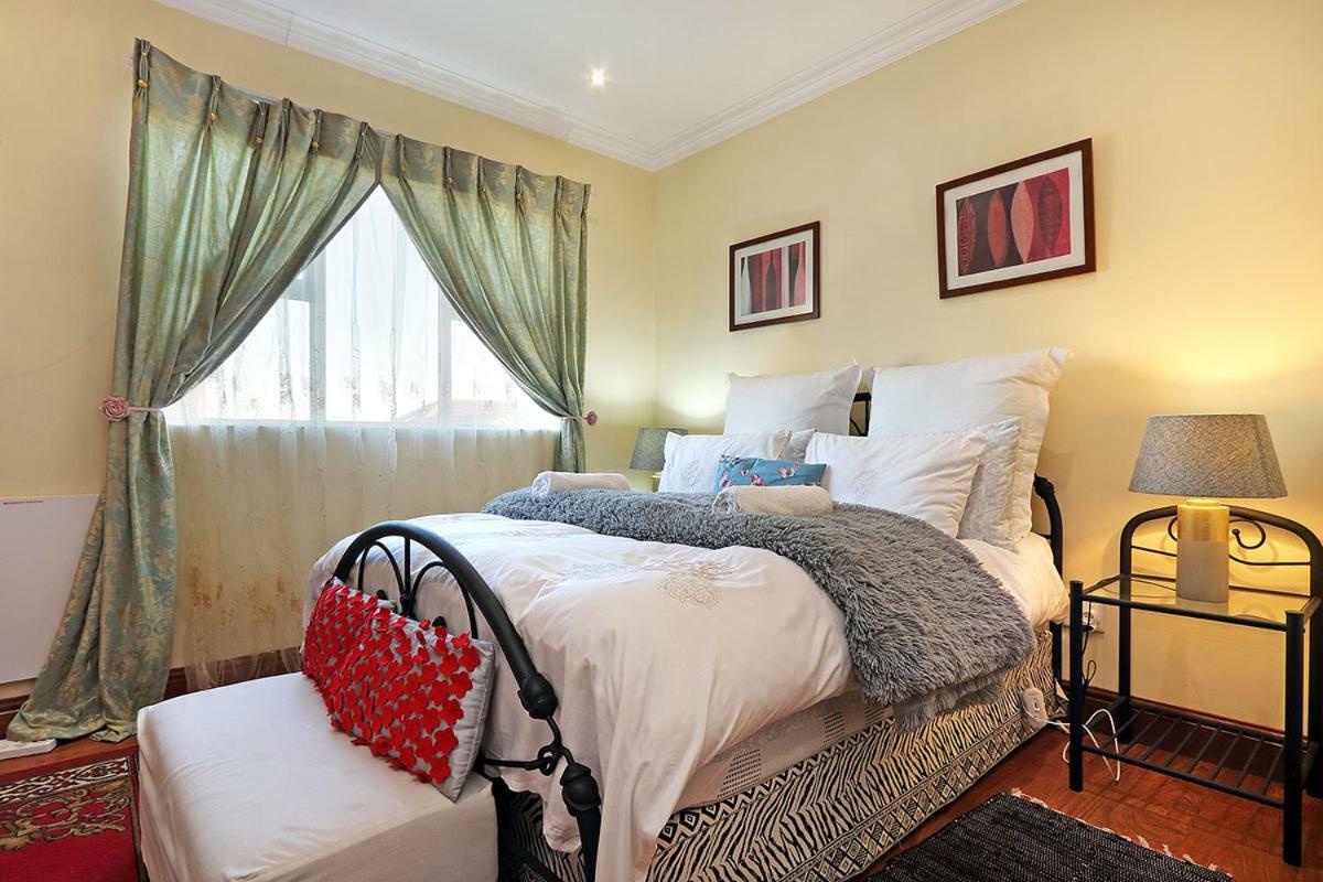 Natalie Guesthouse Bloubergstrand Exteriér fotografie