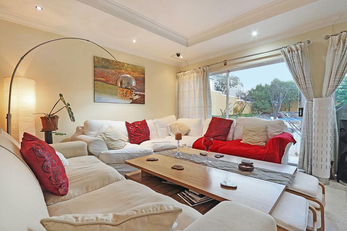 Natalie Guesthouse Bloubergstrand Exteriér fotografie